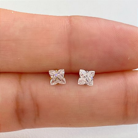LABRET TITÂNIO FLOR QUADRADA ZIRCÔNIA