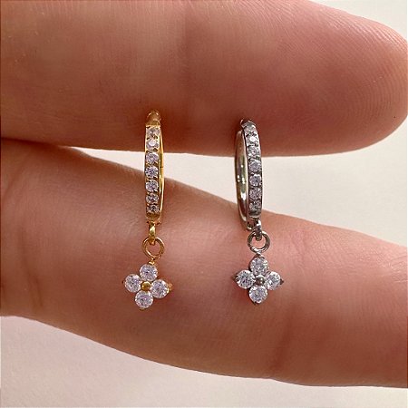 ARGOLA TITÂNIO ZIRCÔNIAS PINGENTE 4 PÉTALAS