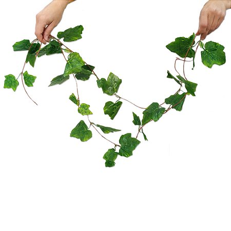 Videira Artificial 2,40m com Folhas de Uva – Trepadeira Decorativa para Igrejas e Eventos