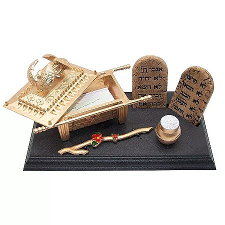 Arca da Aliança com Promessas, Utensílios e Base Decorativa