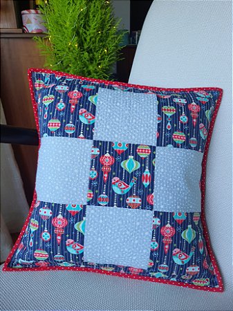 Capa de Almofada Natalina Patchwork