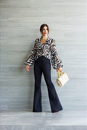 Calça Flare Alfaiataria Lily belle