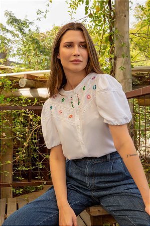 Blusa manga curta bordada Eva bella Yasmin