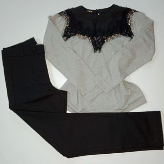 Blusa de moletinho com pedraria Lily Belle