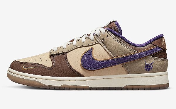 pink and maroon dunks