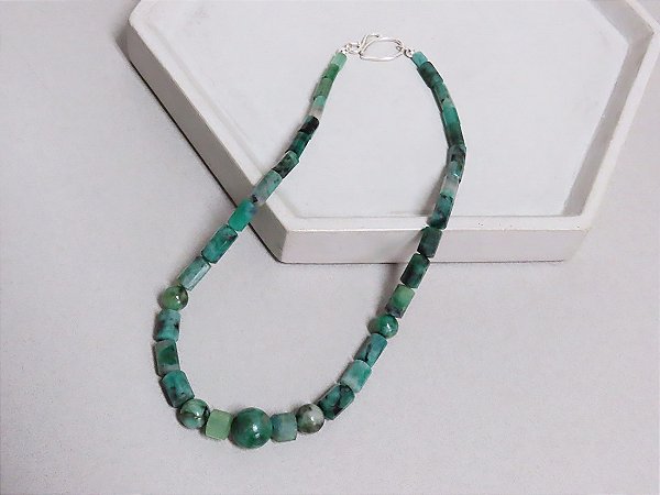 COLAR ESMERALDA FACETADA