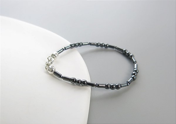 PULSEIRA TEENS DELICADA COM HEMATITA
