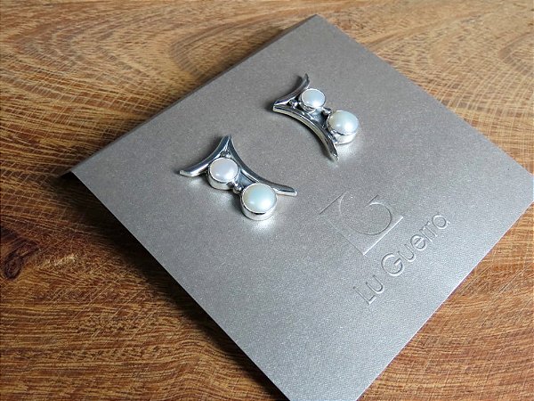 BRINCO DUAS CAIXAS COM PÉROLA BIWA
