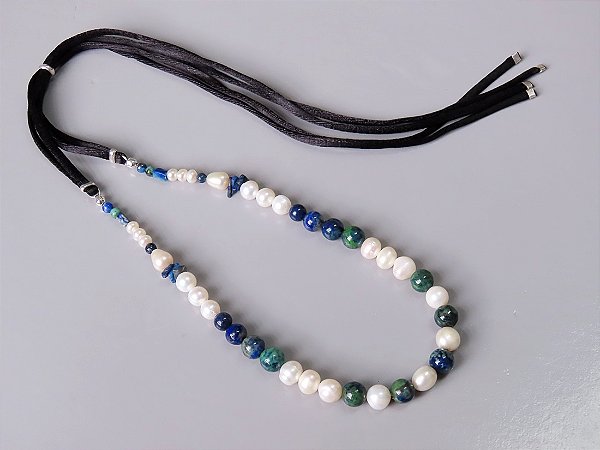 COLAR SEDA PÉROLA, LÁPIS LAZULI E TURQUESA AFRICANA