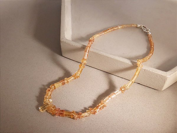 COLAR DELICADO COM TOPÁZIO IMPERIAL