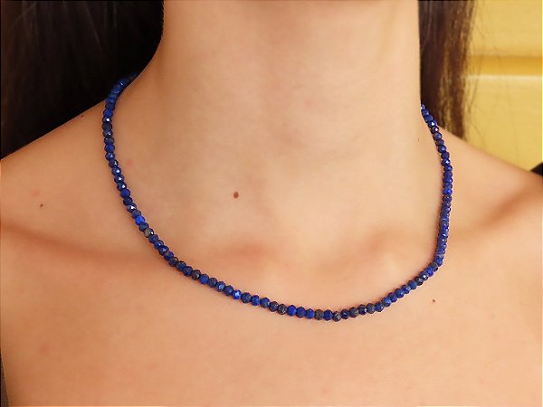 COLAR DELICADO LÁPIS LAZÚLI