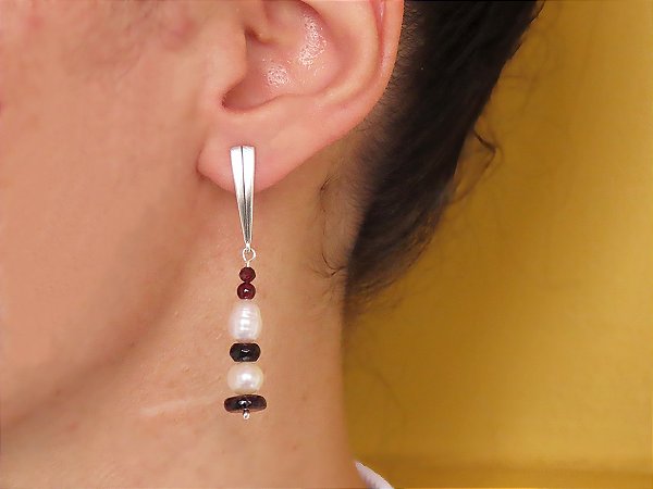 BRINCO IARA GRANADA E PÉROLA BIWA I