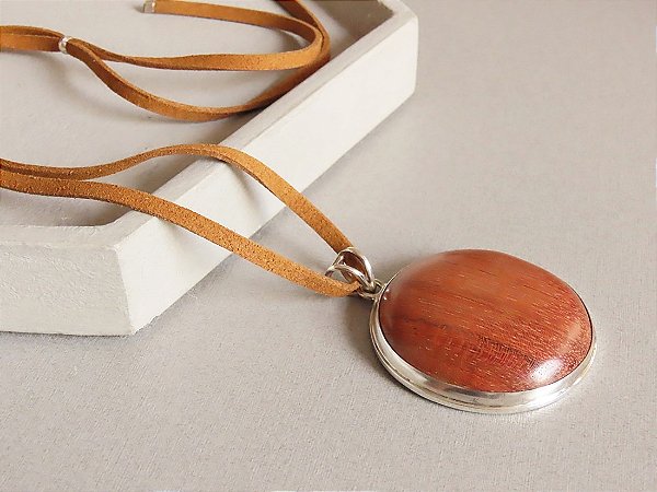 PINGENTE MADEIRA ELO FIOS