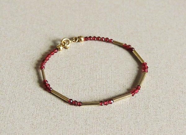 PULSEIRA CANUTILHO EM VERMEIL E GRANADA
