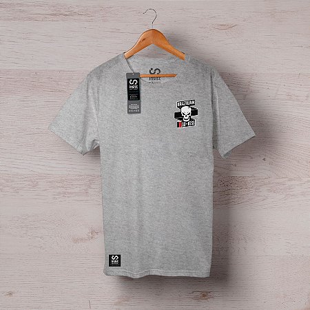 Camisa INSIST Caveira Faixa Cruzada Peito