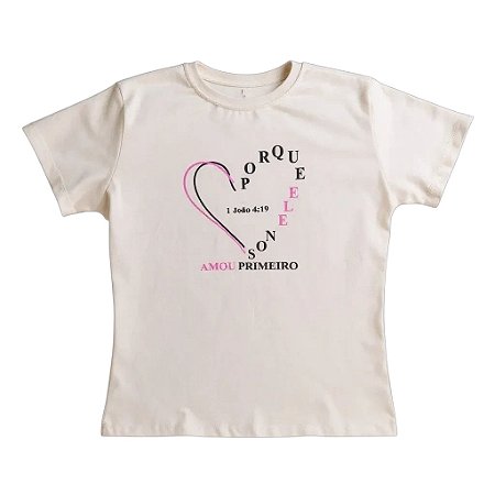 Camiseta com frase bíblica.
