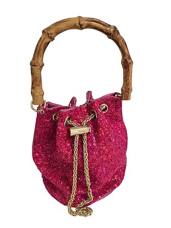 Bolsa saco de mão com pedras pink.