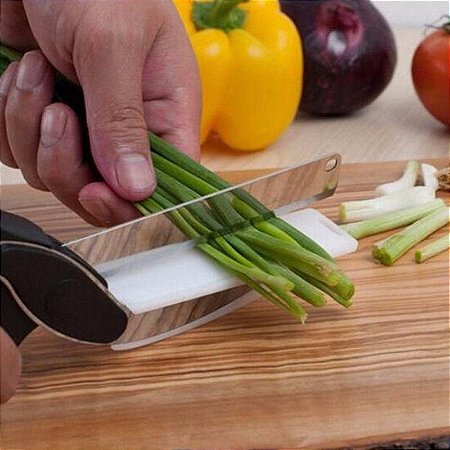 Tesoura de Cozinha 2 em 1 para cortar alimentos legumes