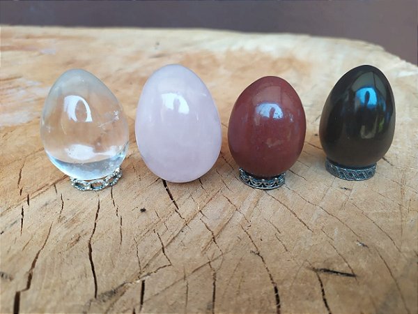 Kit com 4 Yoni Eggs SEM FURO - Quartzo Cristal, Quartzo Rosa, Jaspe Vermelho e Obsidiana