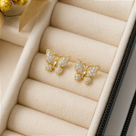 Brincos com borboleta cravejadas com Zircônia e folheado em ouro 18k