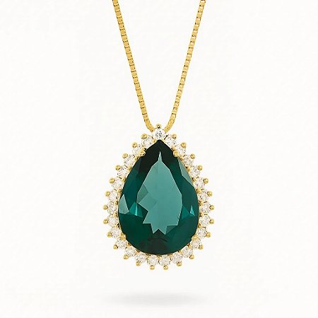 Colar com pingente de gota verde rodeado de zircônias folheado em ouro 18k