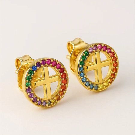 Brinco Redondo com Cruz e Zircônias Coloridas Folheado em ouro 18k