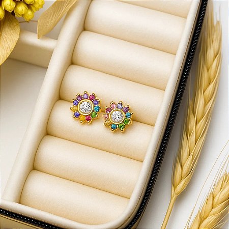 Brinco flor com zircônia folheado em ouro 18k