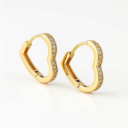 Brinco argola coração cravejado com zircônia  folheada em ouro 18k