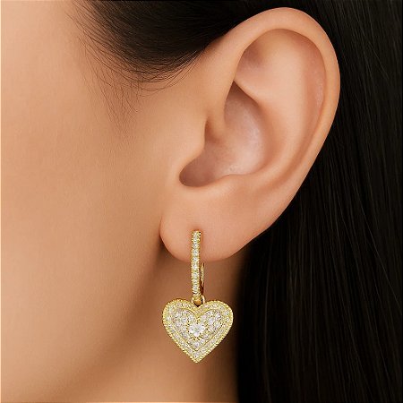 Argola com Pingente de Coração Cravejada com Zircônias Folheada a Ouro 18k