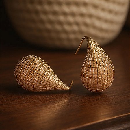 Brinco Gota Aramado Folheado a Ouro 18k