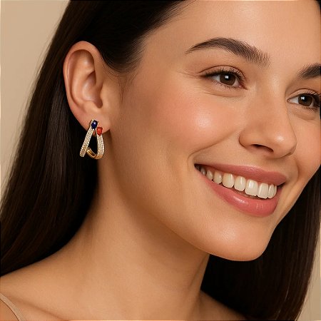Meia Argola Cravejada com Zircônias Folheado a Ouro 18k