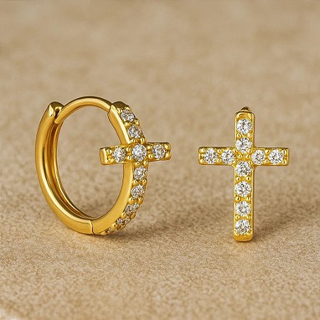 Argolinha Cravejada com Zircônias Folheada a ouro 18k