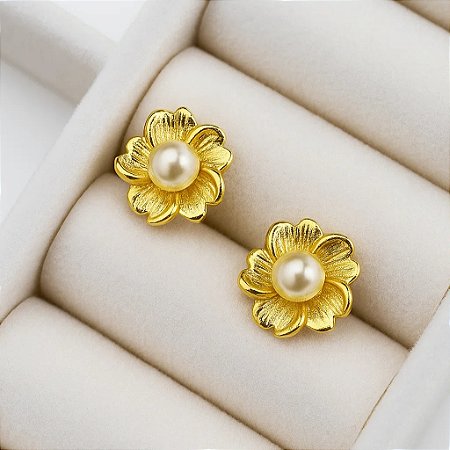 Brinco Flor com Pérola Banhado a Ouro 18k