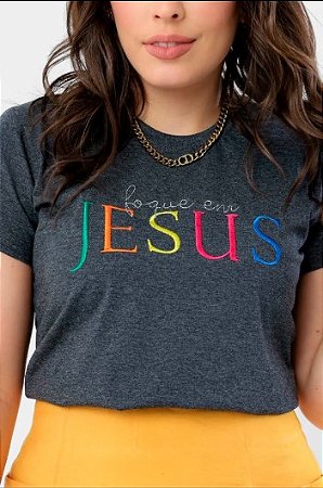 T-shirt Foque em Jesus Bordado - Conforto Máximo para o Dia a Dia