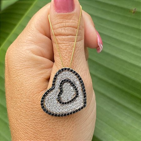 COLAR FOLHEADO OURO 18K CORAÇÃO COM ZIRCÔNIA BRANCA E NEGRA.