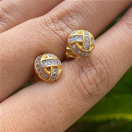 BRINCO FOLHEADO OURO 18K REDONDO COM ZIRCÔNIAS CRAVEJADAS