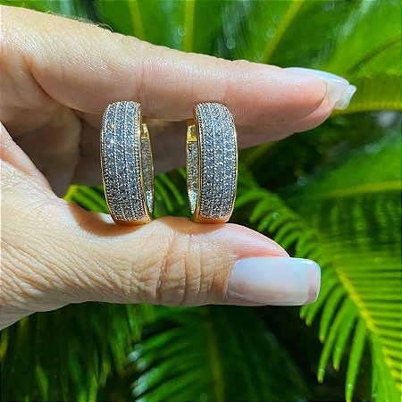 BRINCO FOLHEADO OURO 18K ARGOLA TODA CRAVEJADA COM MICRO ZIRCÔNIA BRANCA