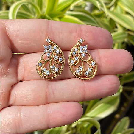 Brinco Folheado Ouro 18K  Flores Micro Cravejadas Com Zircônia Branca