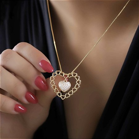Colar banhado  ouro 18k  Zircônia Mandala vazada de Corações com um coração  Pendurado Cravejado dentro