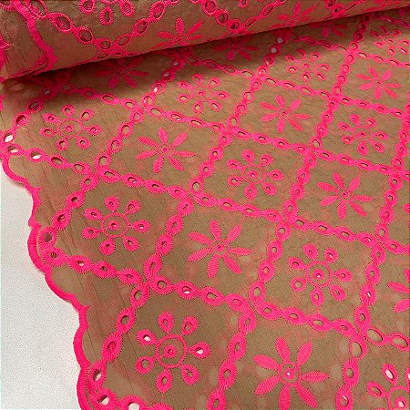 Layse Bordada Bege Com Quadriculados e Floral Rosa
