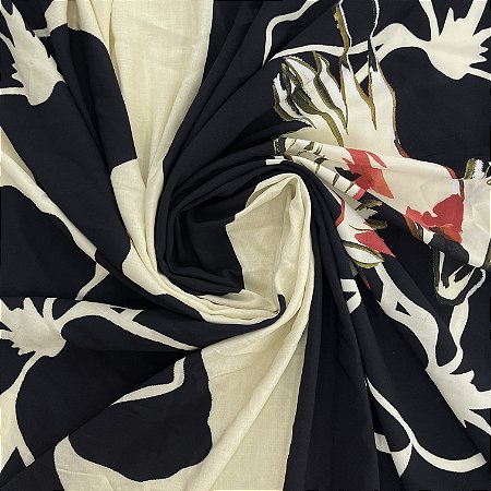 Viscose Barrada Estampada Marfim e Preta Com Flores 1,35x2,15m