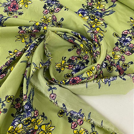 Crepe Indiano Estampado Fundo Verde Clarinho com Florzinhas Amarelas e Rosas