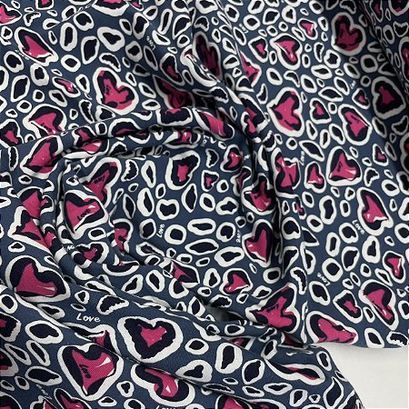 Malha Cotton Light Estampado Azul Com Coração Rosa
