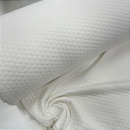 Malha Matelassê Off White.