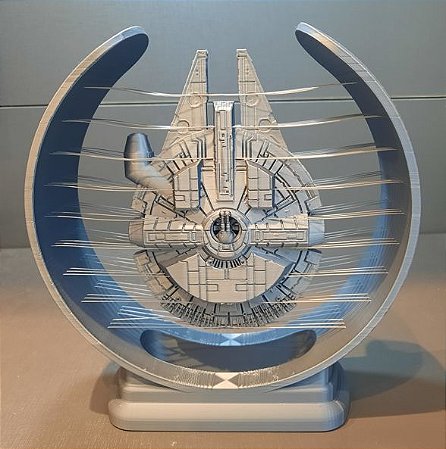 Modelo Millennium Falcon flutuante 3D