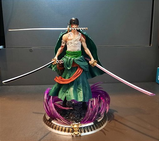 Estatua Zoro Pós Time skip (machucado)