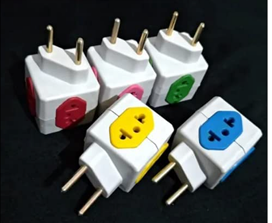 Adaptador Tomada Cubo 4 Entradas Benjamin 10 A Dado Varia tomadas