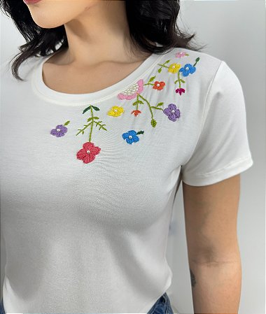 Blusa Feminina Off White Bordado Flores Handmade Viscolycra