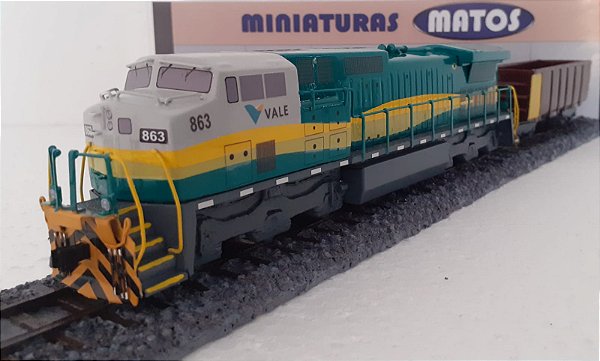 Diorama Locomotiva AC 44i vagão de minério