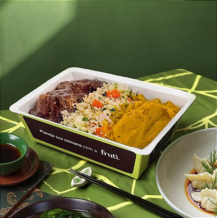 Couscous Marroquino, Sobrecoxa de Frango com Cerveja, Creme de Abóbora - 320g